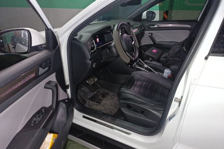 Used Volkswagen T-ROC 2023 300TSI DSG Two-Wheel-Drive Chen Guang Edition Driver Seat