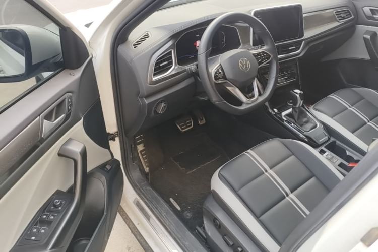 Used Volkswagen T-ROC 2023 300TSI DSG Two-Wheel-Drive Chen Guang Edition Driver Seat