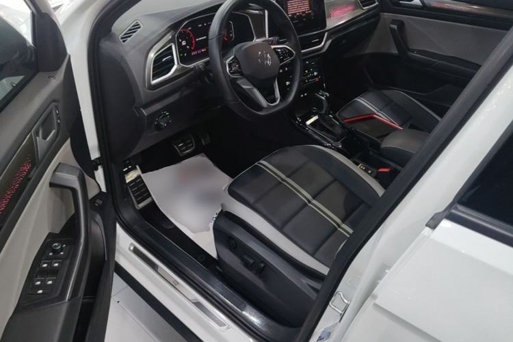 Used Volkswagen T-ROC 2023 300TSI DSG Two-Wheel-Drive Chen Guang Edition Driver Seat