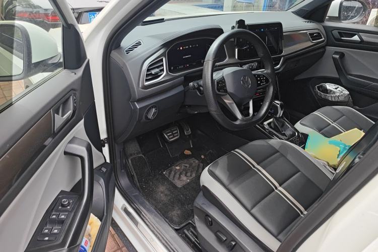 Used Volkswagen T-ROC 2023 300TSI DSG Two-Wheel-Drive Chen Guang Edition Driver Seat