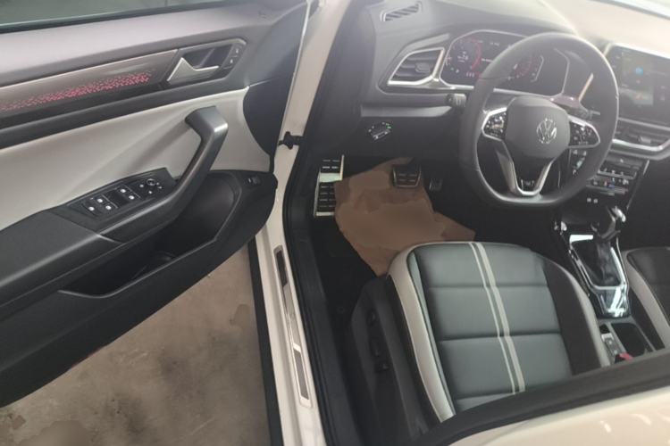 Used Volkswagen T-ROC 2023 300TSI DSG Two-Wheel-Drive Chen Guang Edition Driver Seat
