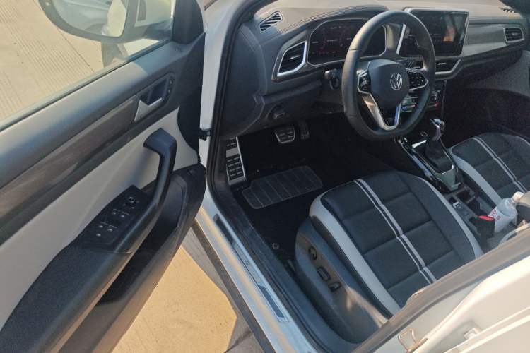 Used Volkswagen T-ROC 2023 300TSI DSG Two-Wheel Drive Starlight Edition Driver Seat