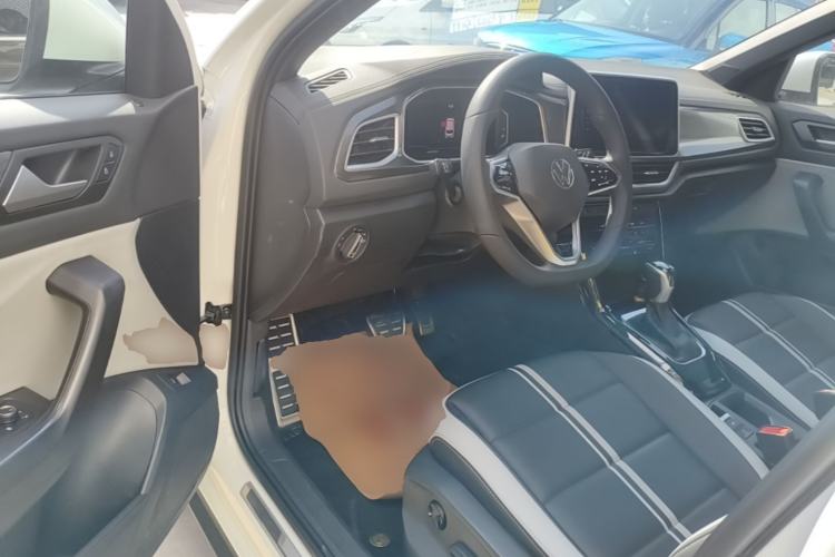 Used Volkswagen T-ROC 2023 300TSI DSG Two-Wheel-Drive Chen Guang Edition Driver Seat