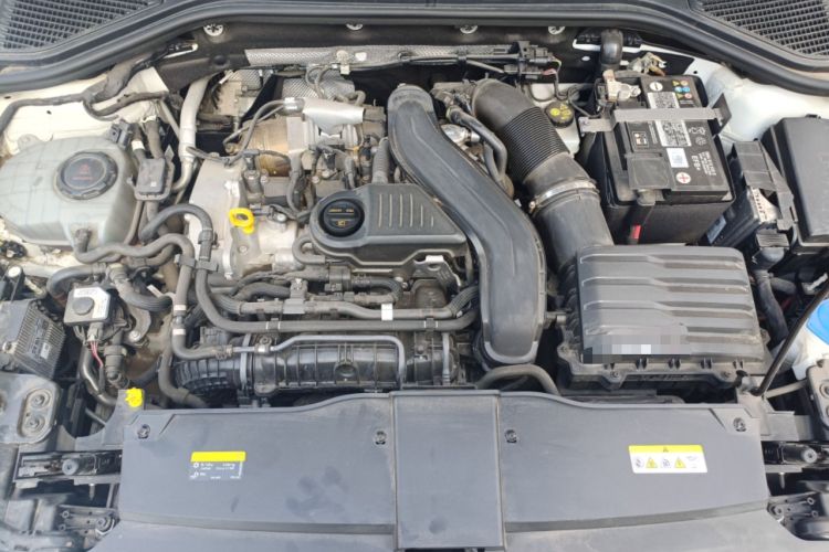 Used Volkswagen T-ROC 2023 300TSI DSG Two-Wheel-Drive Chen Guang Edition Engine Bay