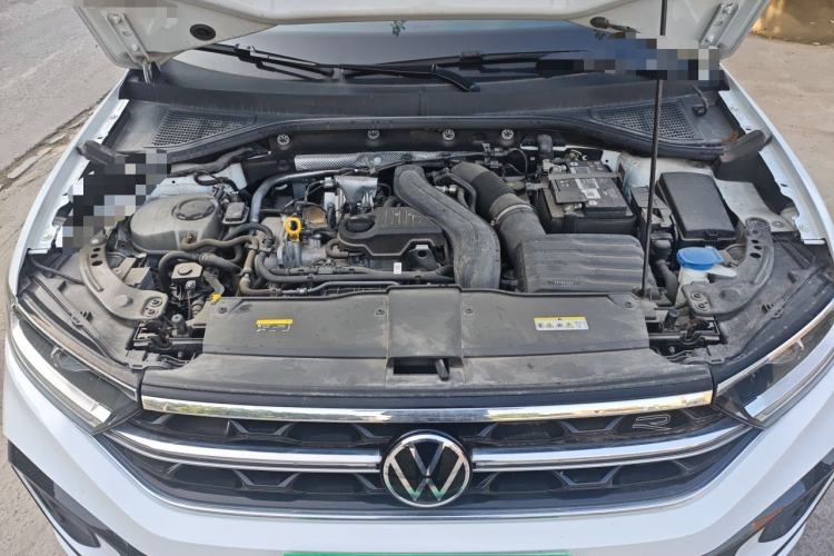 Used Volkswagen T-ROC 2023 300TSI DSG Two-Wheel-Drive Chen Guang Edition Engine Bay