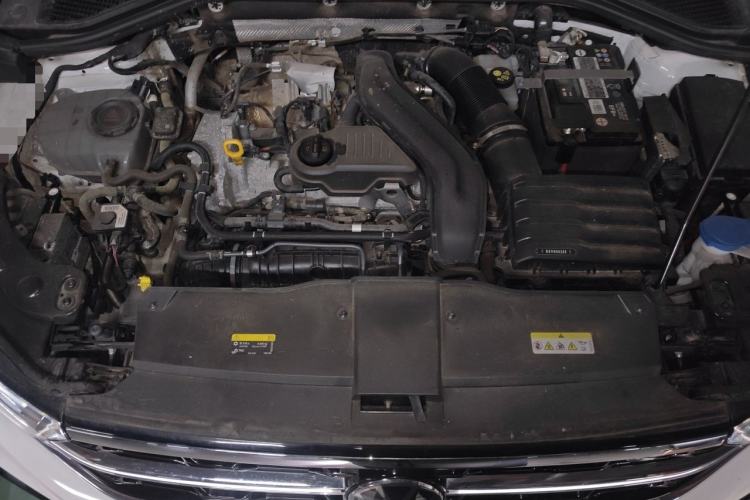 Used Volkswagen T-ROC 2023 300TSI DSG Two-Wheel-Drive Chen Guang Edition Engine Bay