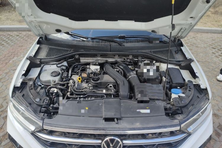 Used Volkswagen T-ROC 2023 300TSI DSG Two-Wheel-Drive Chen Guang Edition Engine Bay