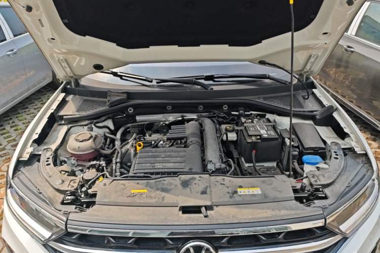 Used Volkswagen T-ROC 2023 280TSI DSG Two-Wheel Drive Time Edition Engine Bay