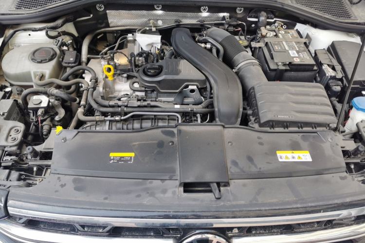 Used Volkswagen T-ROC 2023 300TSI DSG Two-Wheel-Drive Chen Guang Edition Engine Bay