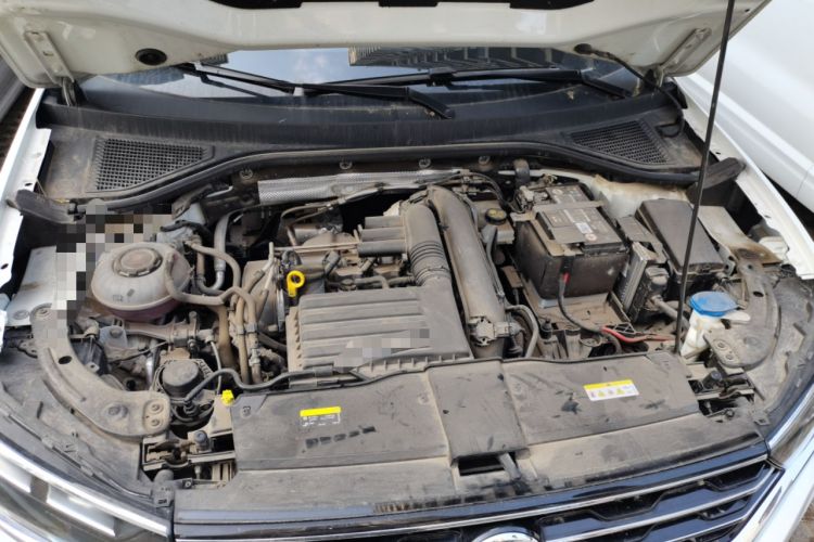 Used Volkswagen T-ROC 2023 280TSI DSG Two-Wheel Drive Time Edition Engine Bay