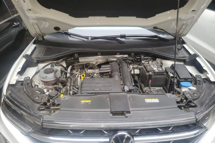 Used Volkswagen T-ROC 2023 280TSI DSG Two-Wheel Drive Time Edition Engine Bay