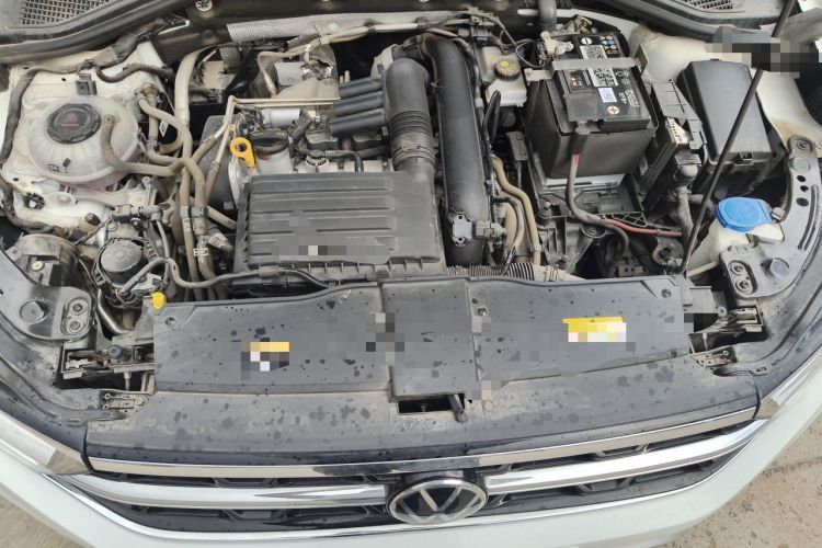 Used Volkswagen T-ROC 2023 280TSI DSG Two-Wheel Drive Time Edition Engine Bay
