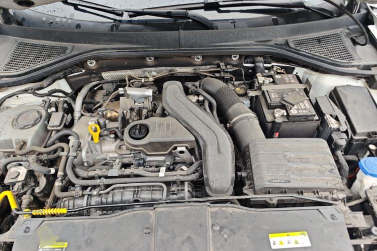 Used Volkswagen T-ROC 2023 300TSI DSG Two-Wheel-Drive Chen Guang Edition Engine Bay