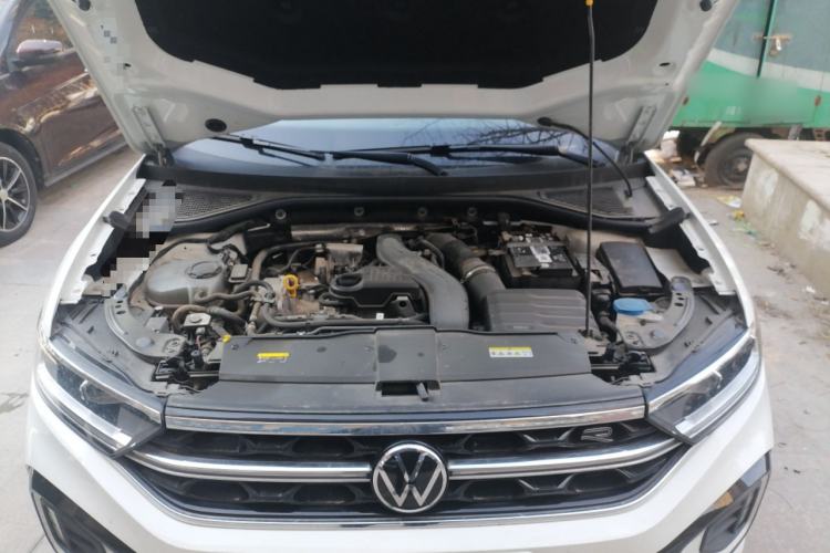 Used Volkswagen T-ROC 2023 300TSI DSG Two-Wheel-Drive Chen Guang Edition Engine Bay