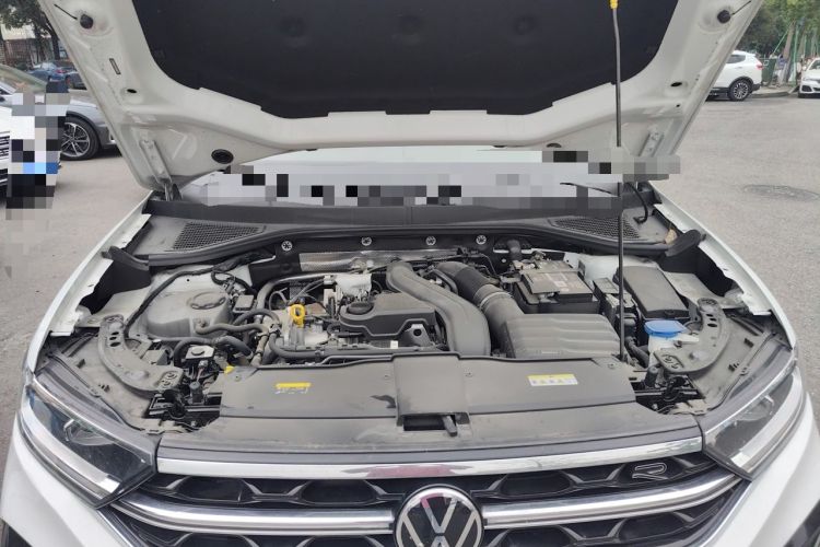 Used Volkswagen T-ROC 2023 300TSI DSG Two-Wheel-Drive Chen Guang Edition Engine Bay