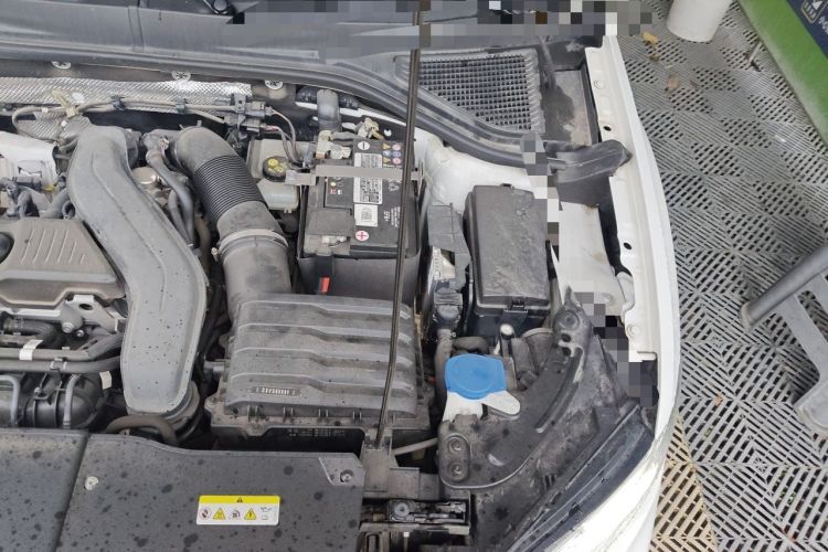 Used Volkswagen T-ROC 2023 300TSI DSG Two-Wheel-Drive Chen Guang Edition Engine Bay Left