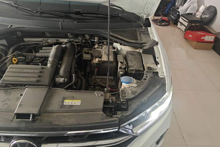 Used Volkswagen T-ROC 2023 280TSI DSG Two-Wheel Drive Time Edition Engine Bay Left