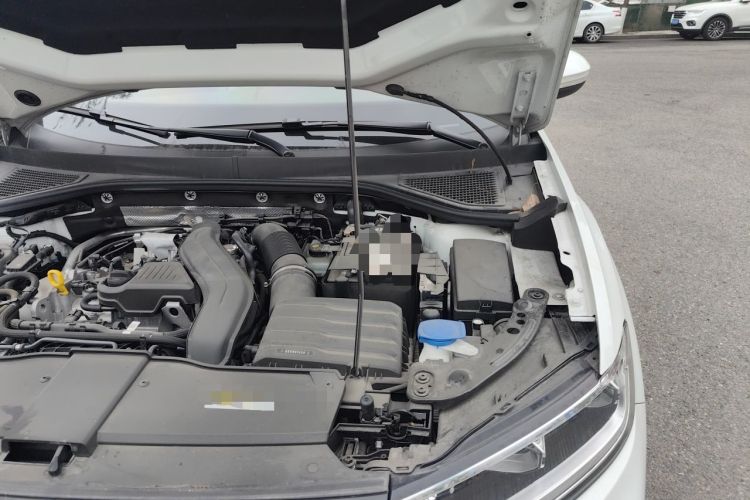Used Volkswagen T-ROC 2023 300TSI DSG Two-Wheel-Drive Chen Guang Edition Engine Bay Left