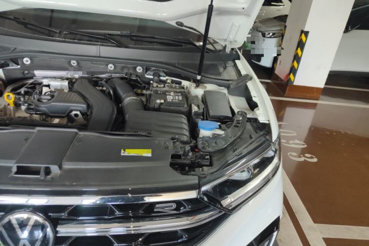 Used Volkswagen T-ROC 2023 300TSI DSG Two-Wheel Drive Starlight Edition Engine Bay Left