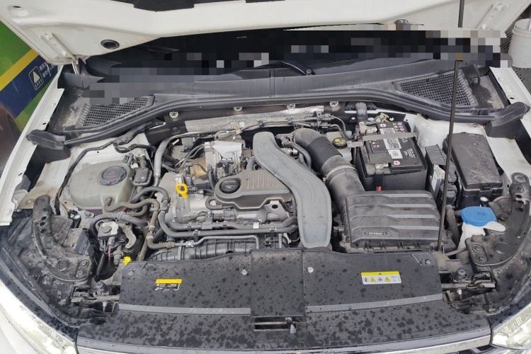 Used Volkswagen T-ROC 2023 300TSI DSG Two-Wheel-Drive Chen Guang Edition Engine Bay