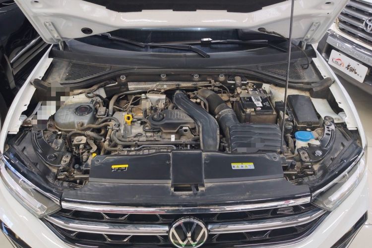 Used Volkswagen T-ROC 2023 300TSI DSG Two-Wheel-Drive Chen Guang Edition Engine Bay