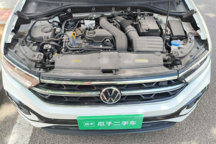 Used Volkswagen T-ROC 2023 300TSI DSG Two-Wheel-Drive Chen Guang Edition Engine Bay