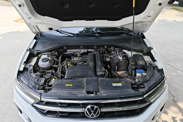 Used Volkswagen T-ROC 2023 280TSI DSG Two-Wheel Drive Time Edition Engine Bay