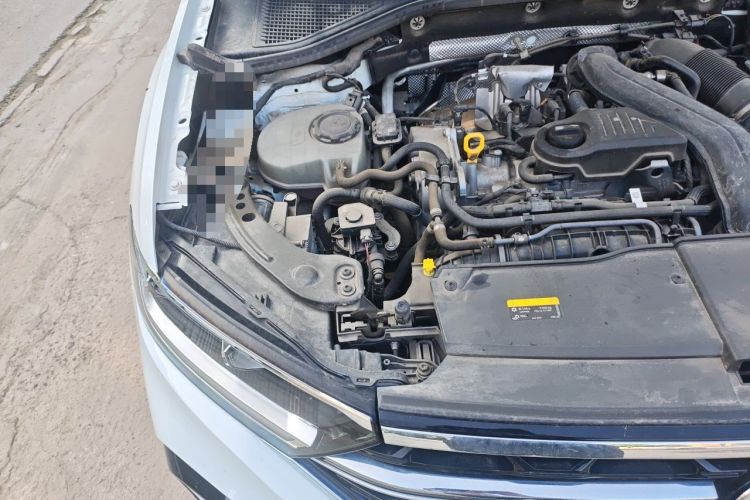 Used Volkswagen T-ROC 2023 300TSI DSG Two-Wheel-Drive Chen Guang Edition Engine Bay Right