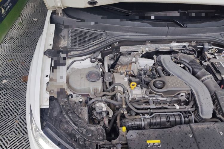 Used Volkswagen T-ROC 2023 300TSI DSG Two-Wheel-Drive Chen Guang Edition Engine Bay Right