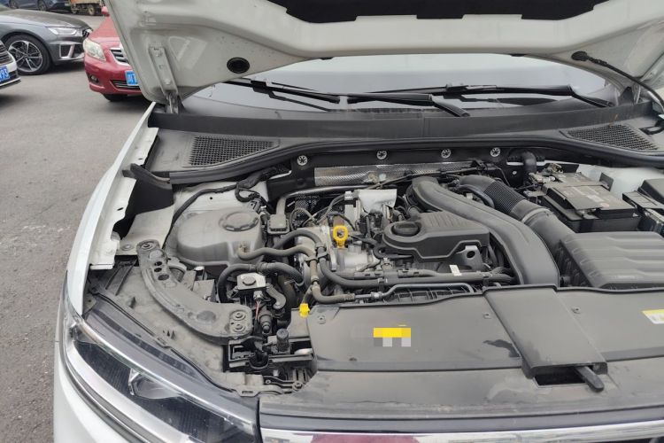 Used Volkswagen T-ROC 2023 300TSI DSG Two-Wheel-Drive Chen Guang Edition Engine Bay Right