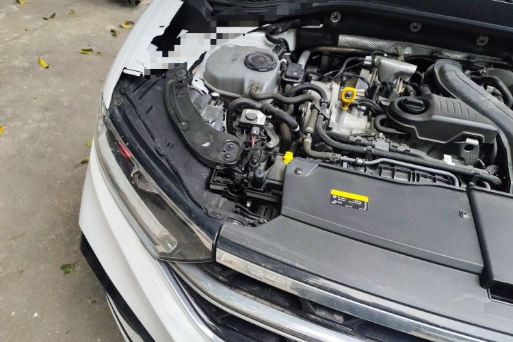 Used Volkswagen T-ROC 2023 300TSI DSG Two-Wheel-Drive Chen Guang Edition Engine Bay Right