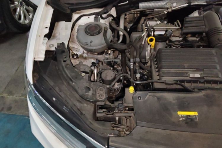 Used Volkswagen T-ROC 2023 280TSI DSG Two-Wheel Drive Time Edition Engine Bay Right