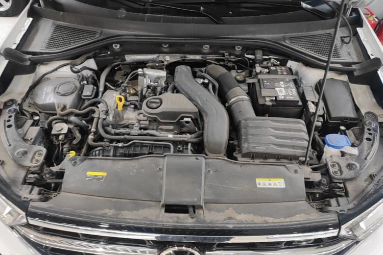 Used Volkswagen T-ROC 2023 300TSI DSG Two-Wheel-Drive Chen Guang Edition Engine Bay