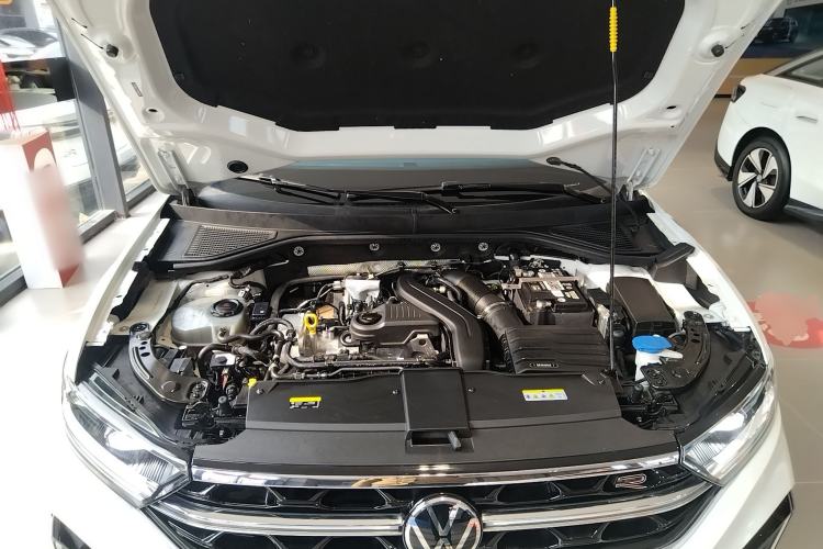Used Volkswagen T-ROC 2023 300TSI DSG Two-Wheel-Drive Chen Guang Edition Engine Bay