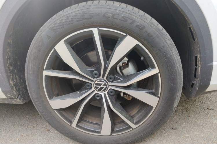 Used Volkswagen T-ROC 2023 300TSI DSG Two-Wheel-Drive Chen Guang Edition Exterior 1