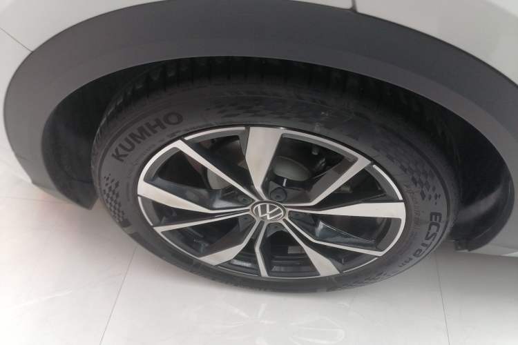 Used Volkswagen T-ROC 2023 300TSI DSG Two-Wheel-Drive Chen Guang Edition Exterior 5