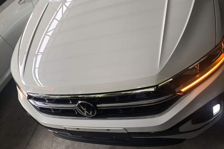 Volkswagen T-ROC 2023 — фото 2