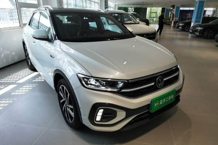 Used Volkswagen T-ROC 2023 300TSI DSG Two-Wheel Drive Starlight Edition Front Right 45 Deg