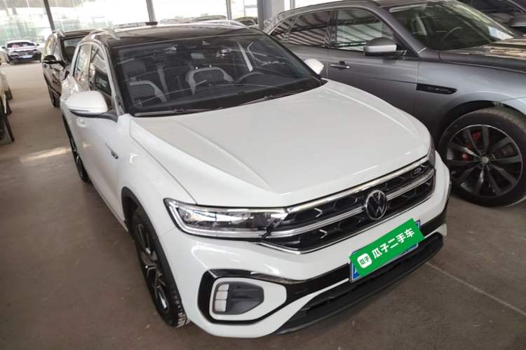 Used Volkswagen T-ROC 2023 300TSI DSG Two-Wheel-Drive Chen Guang Edition Front Right 45 Deg