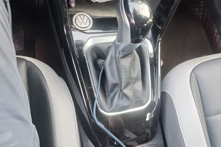 Used Volkswagen T-ROC 2023 300TSI DSG Two-Wheel-Drive Chen Guang Edition Gear Lever
