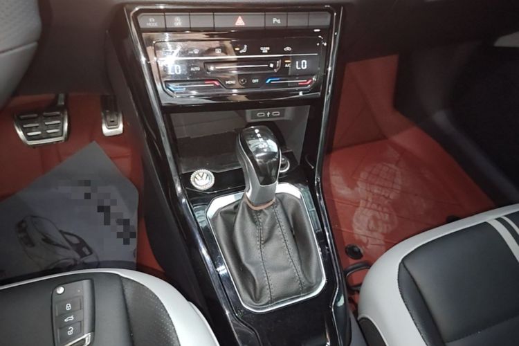Used Volkswagen T-ROC 2023 300TSI DSG Two-Wheel-Drive Chen Guang Edition Gear Lever