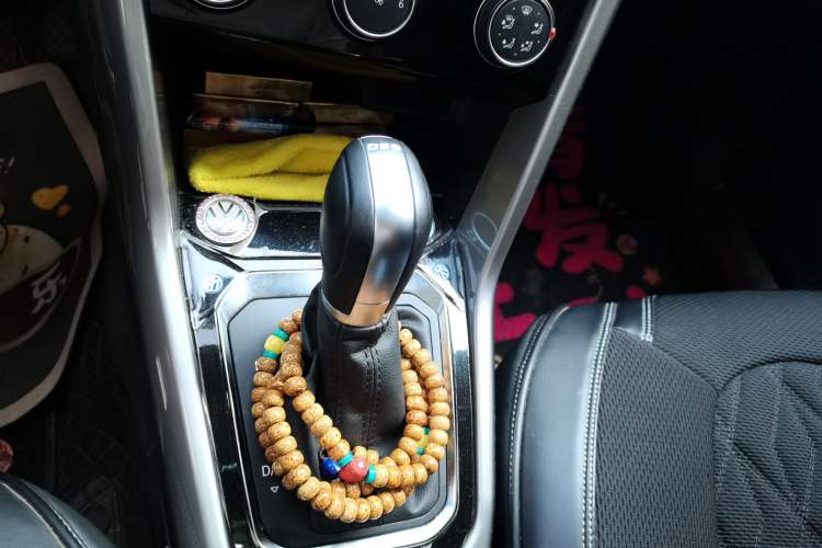 Used Volkswagen T-ROC 2023 280TSI DSG Two-Wheel Drive Time Edition Gear Lever