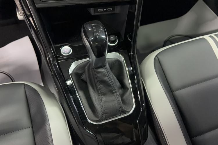 Used Volkswagen T-ROC 2023 300TSI DSG Two-Wheel-Drive Chen Guang Edition Gear Lever