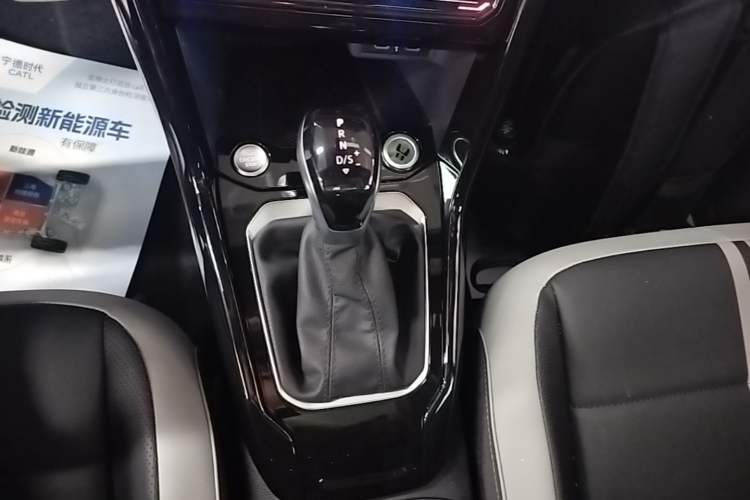 Used Volkswagen T-ROC 2023 300TSI DSG Two-Wheel-Drive Chen Guang Edition Gear Lever