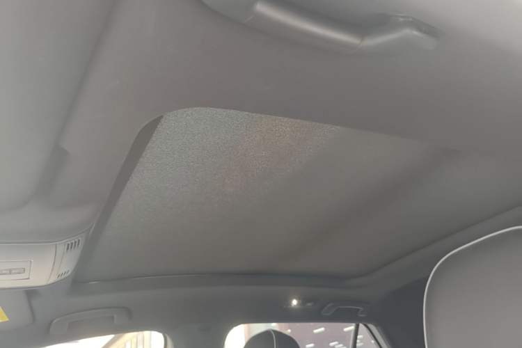 Used Volkswagen T-ROC 2023 300TSI DSG Two-Wheel-Drive Chen Guang Edition Headliner