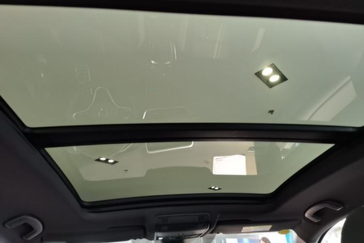 Used Volkswagen T-ROC 2023 300TSI DSG Two-Wheel Drive Starlight Edition Headliner