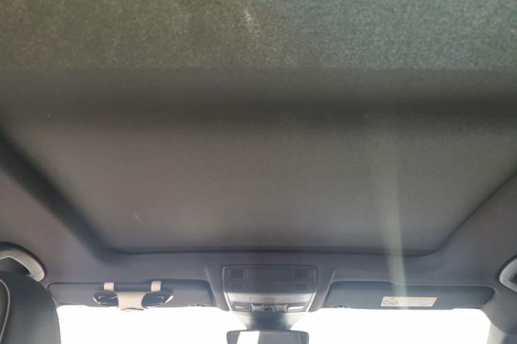 Used Volkswagen T-ROC 2023 300TSI DSG Two-Wheel-Drive Chen Guang Edition Headliner