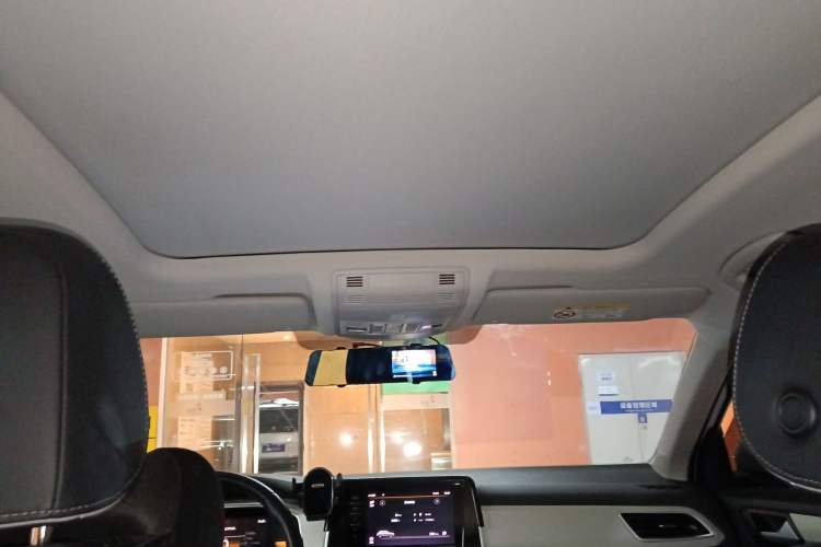 Used Volkswagen T-ROC 2023 280TSI DSG Two-Wheel Drive Time Edition Headliner