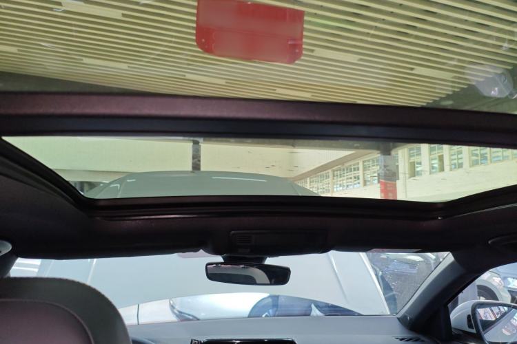 Used Volkswagen T-ROC 2023 300TSI DSG Two-Wheel Drive Starlight Edition Headliner