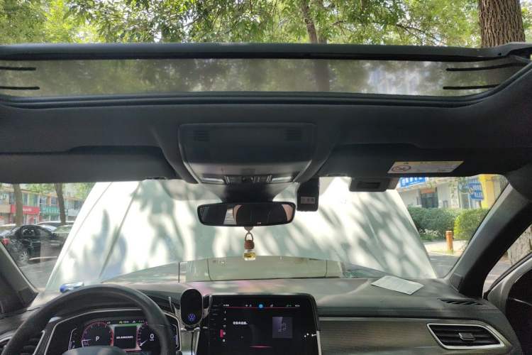 Used Volkswagen T-ROC 2023 300TSI DSG Two-Wheel-Drive Chen Guang Edition Headliner